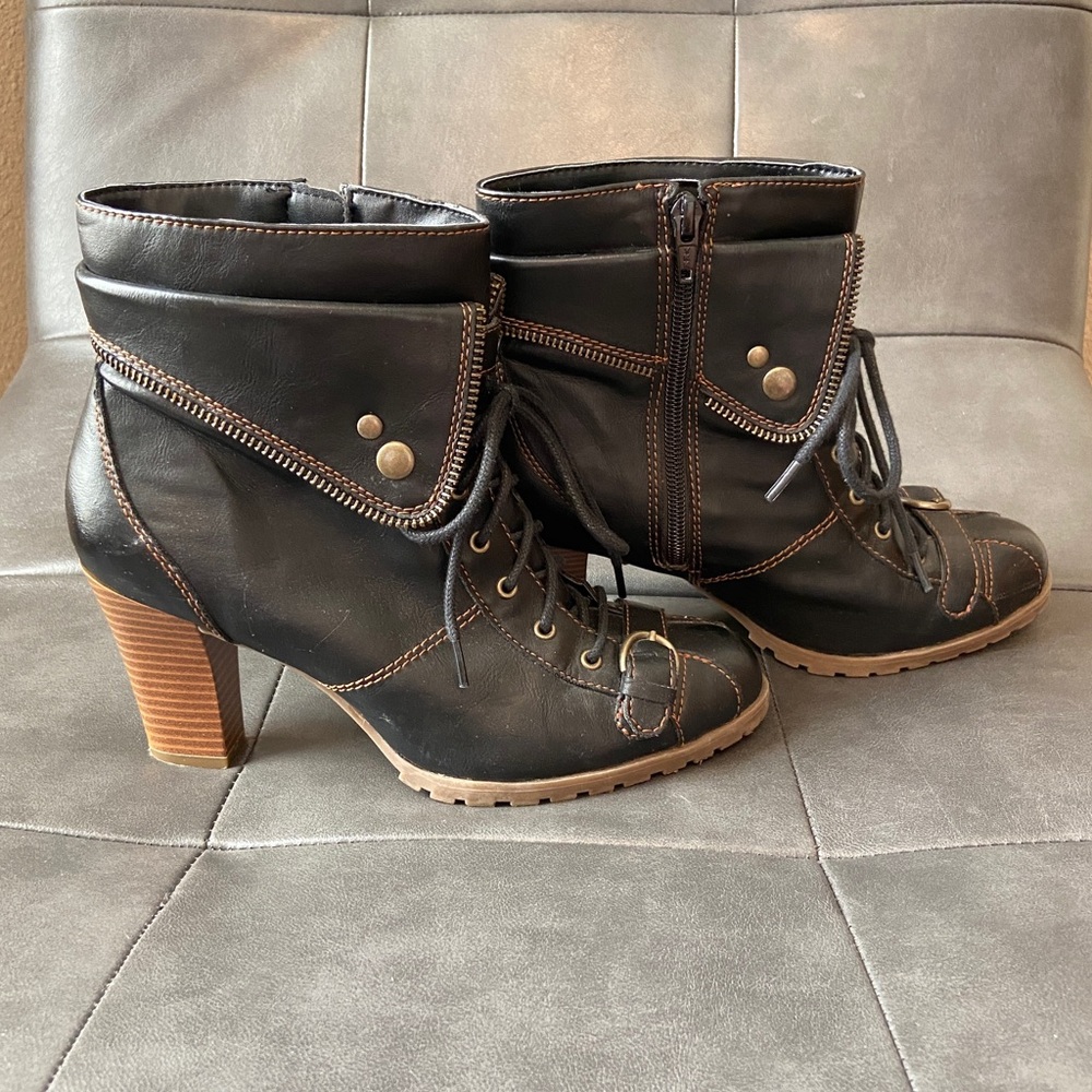 Ruff Hewn Black Boots with buckle and zipper detailing - Sz 8.5m